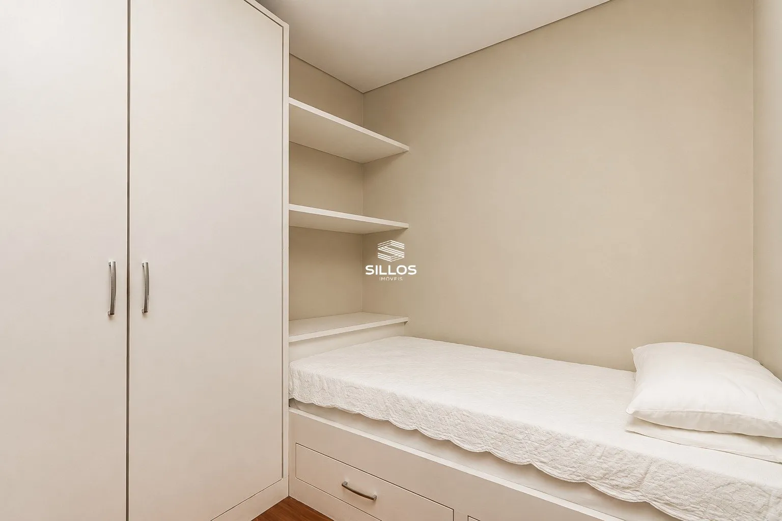 Rental house with 4 en-suite bedrooms and 7 baths — photo 57