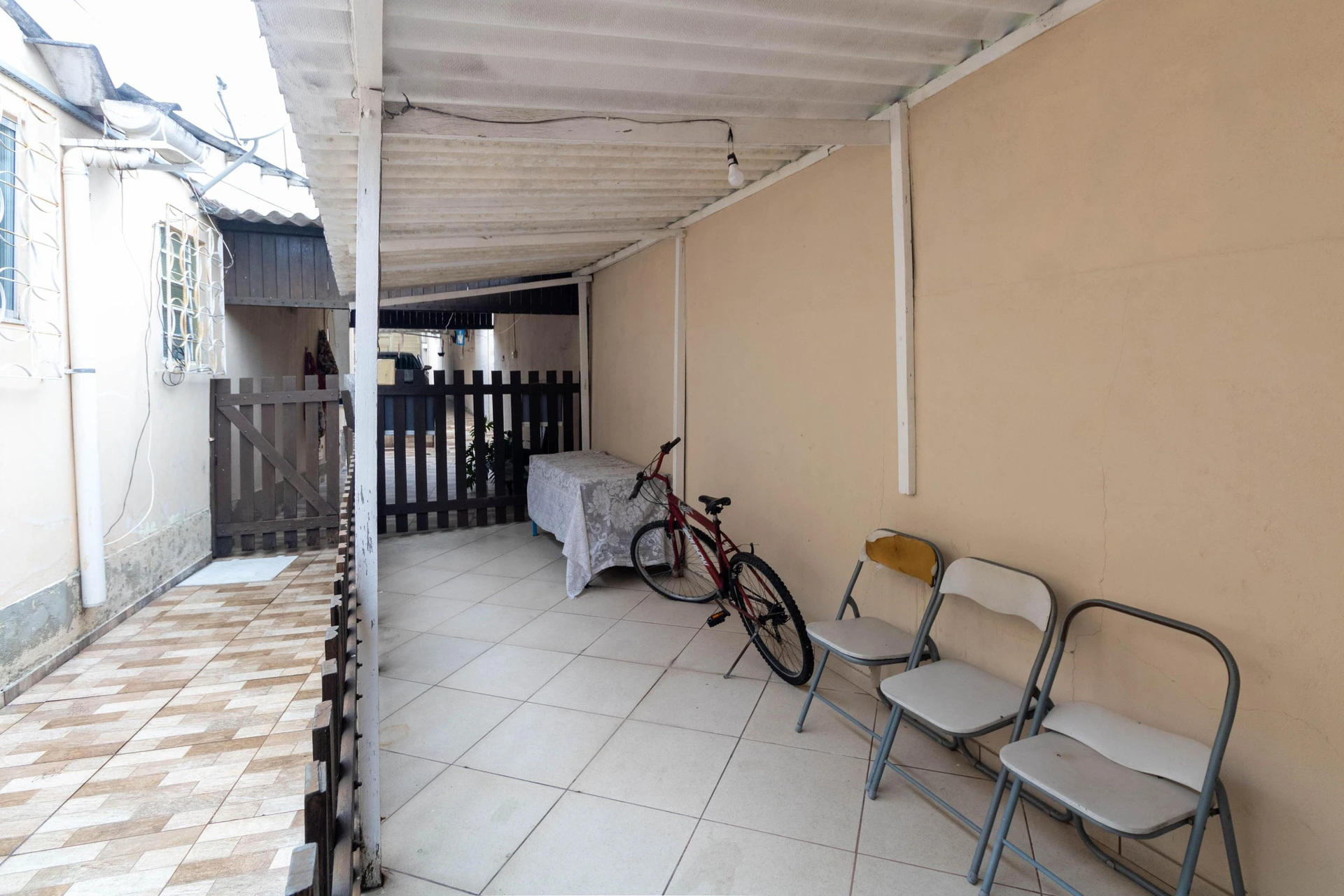 Casa amueblada con 6 dormitorios, 3 baños y jardín propio — photo 16
