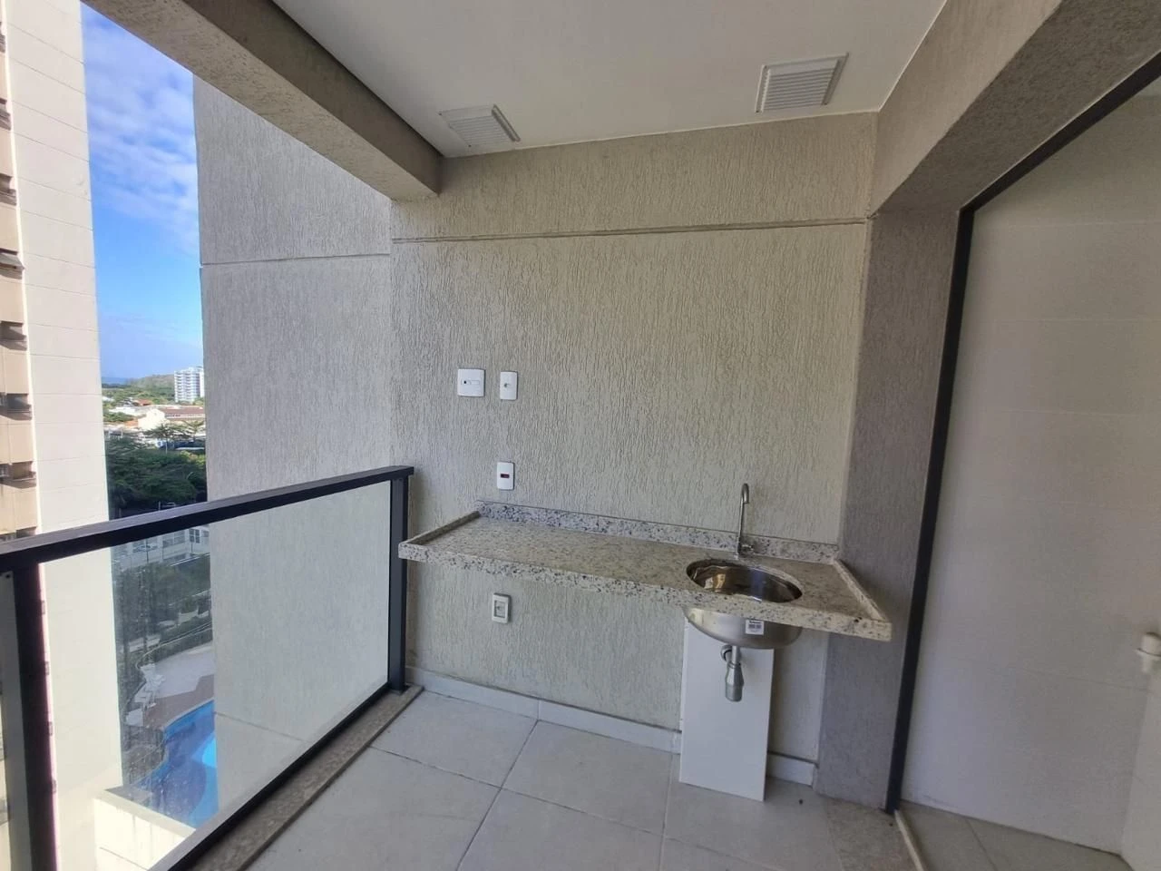 Apartamento mobiliado com varanda e 3 quartos — photo 12