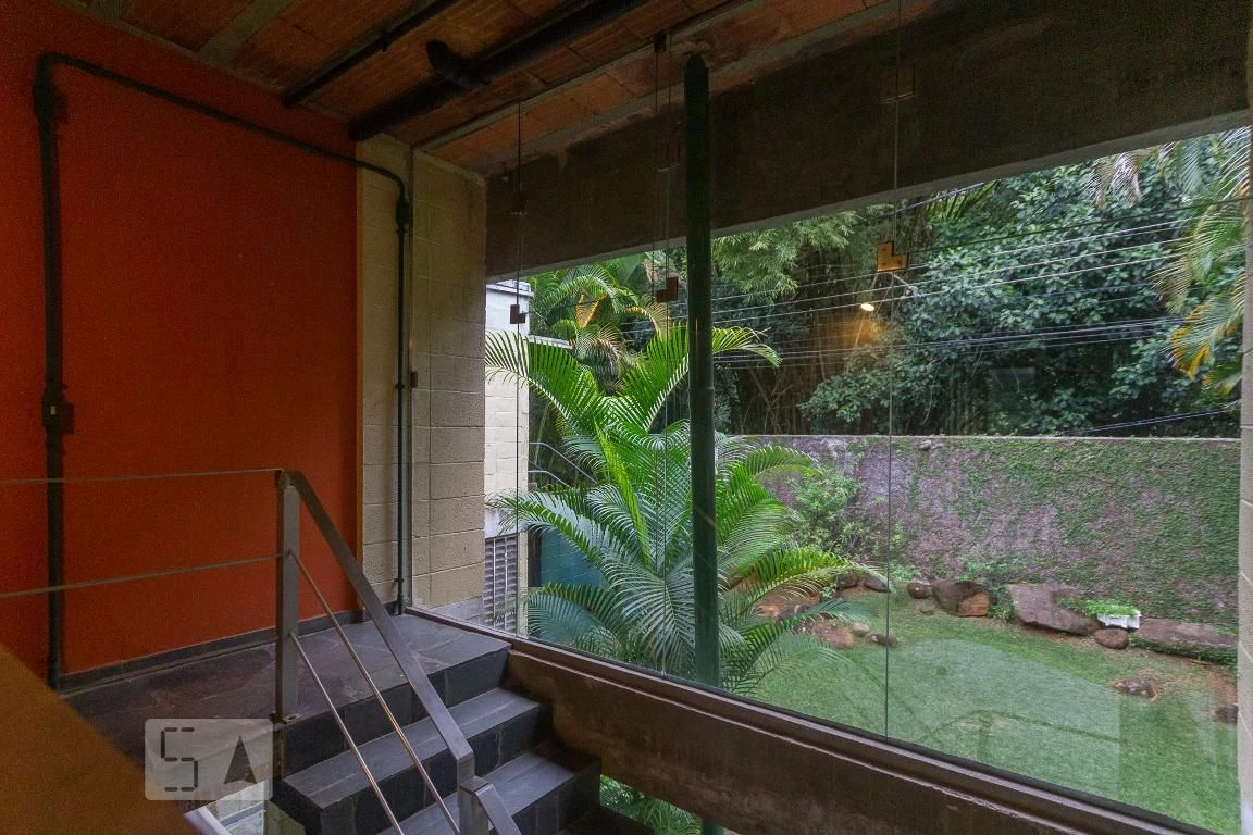 Condo house with 4 bedrooms and 400 m² — photo 48