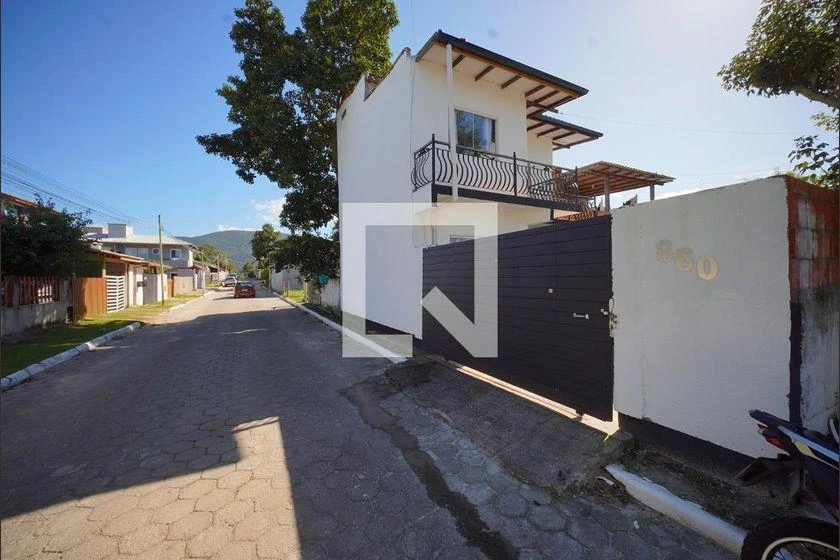 Apartamento amueblado de 1 dormitorio con jardín privado — photo 13