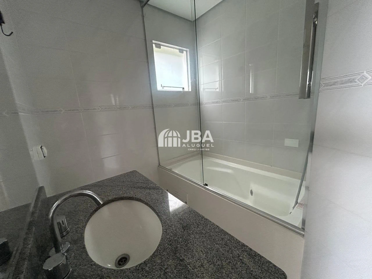 4-bedroom house with a private BBQ — photo 18