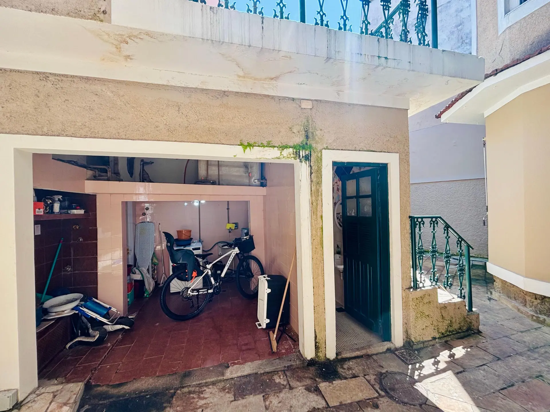 Furnished house, 380 m², with a grill on the balcony — photo 52