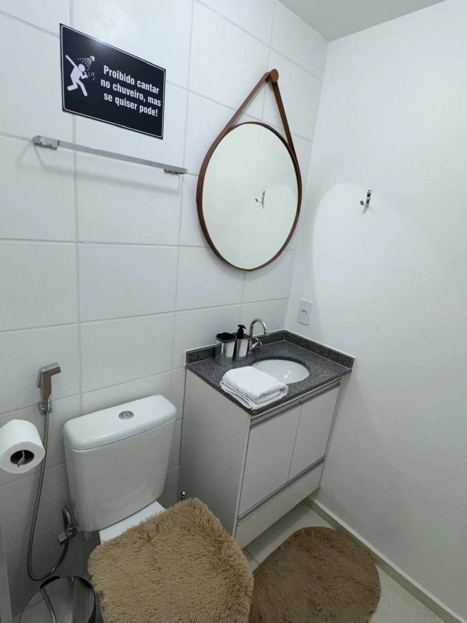Furnished 2-bedroom apartment with 2 bathrooms — photo 33