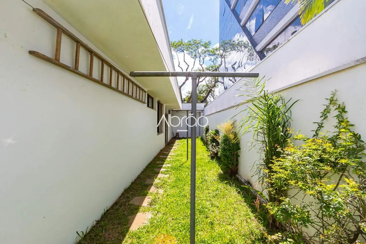 House with 4 bedrooms, 5 bathrooms and 319 m² — photo 20