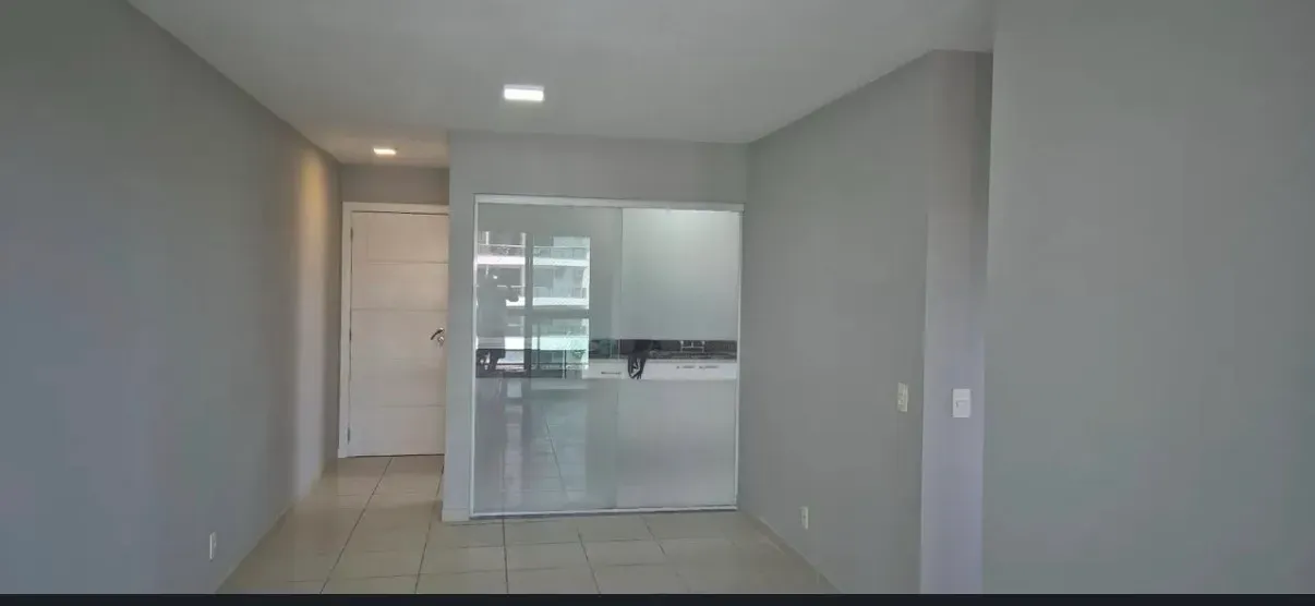 Glass-enclosed balcony in a 3-bedroom apartment, 91 m² — photo 8