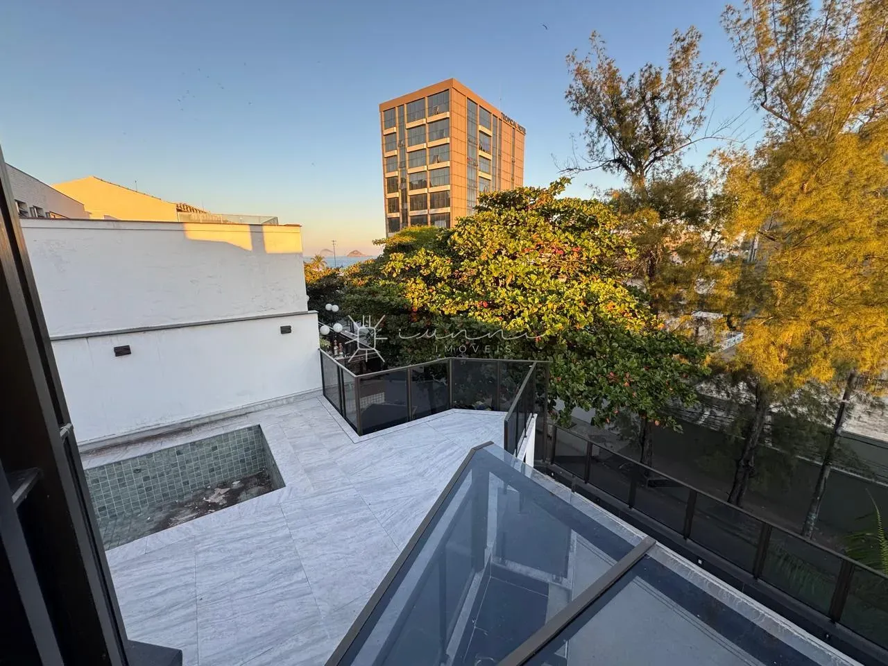 Penthouse with 5 bedrooms and 5 en-suite baths — photo 21