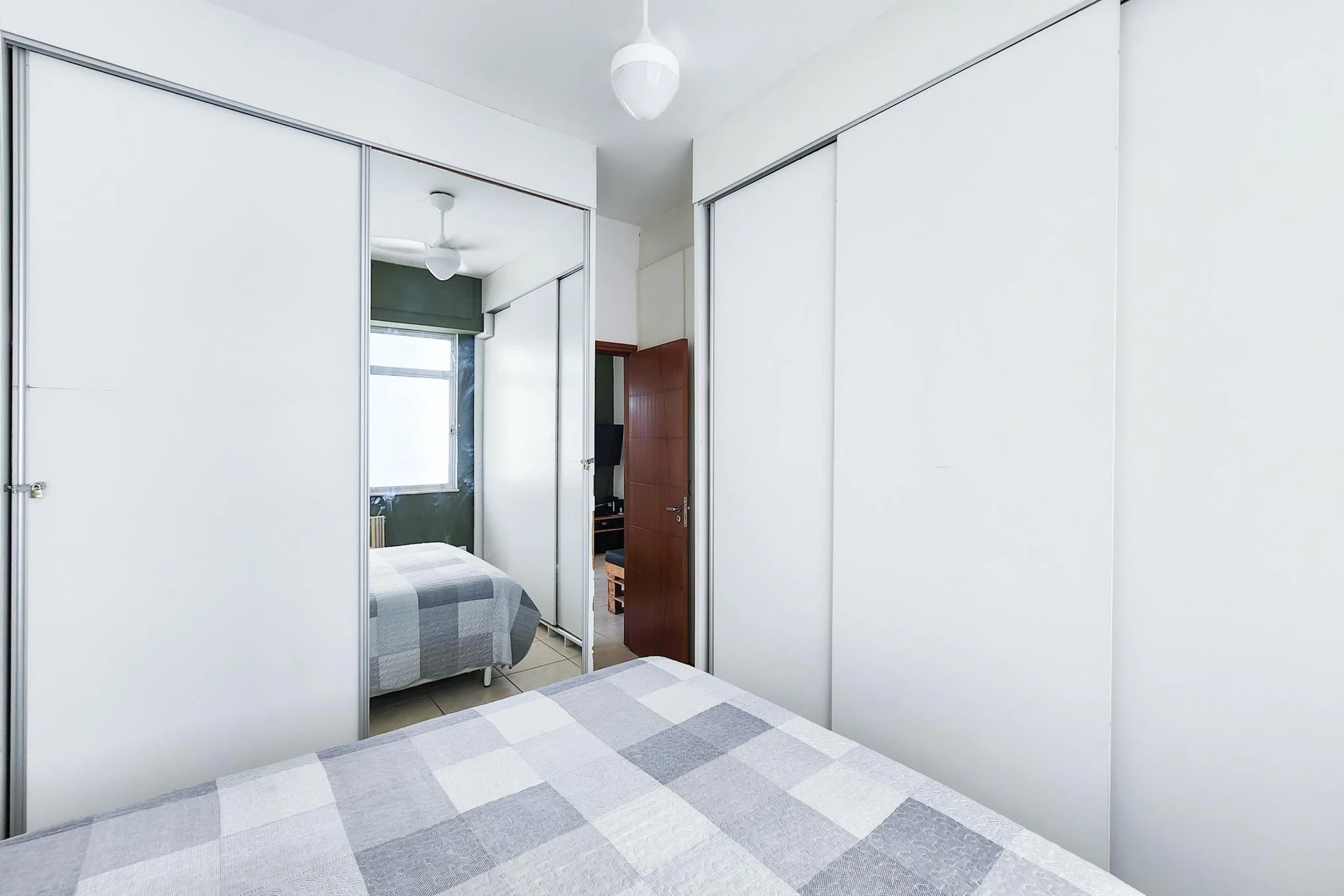 Furnished apartment with 2 bedrooms and 1 bathroom — photo 7