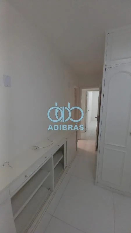 86 m² apartment with a home office and a walk-in closet — photo 20