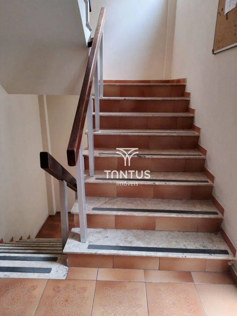 Wood or laminate floors in a 2-bedroom apartment, 58 m² — photo 10