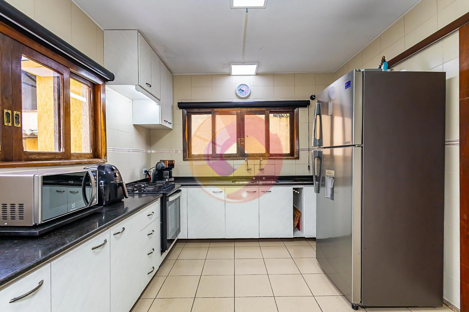 3-bedroom house with a washing machine in Curitiba — photo 9