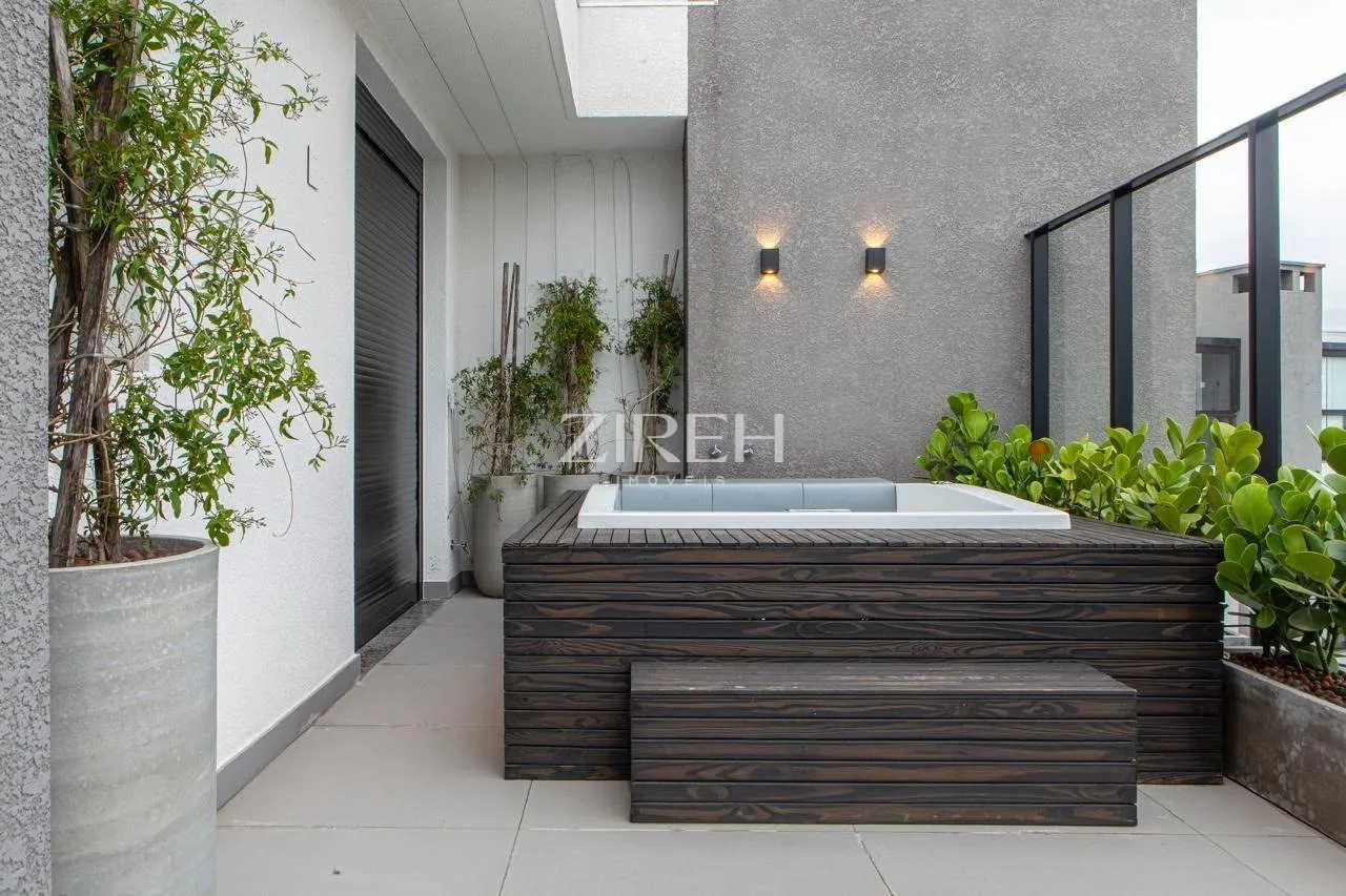 2-bedroom apartment in a building with a gym — photo 7