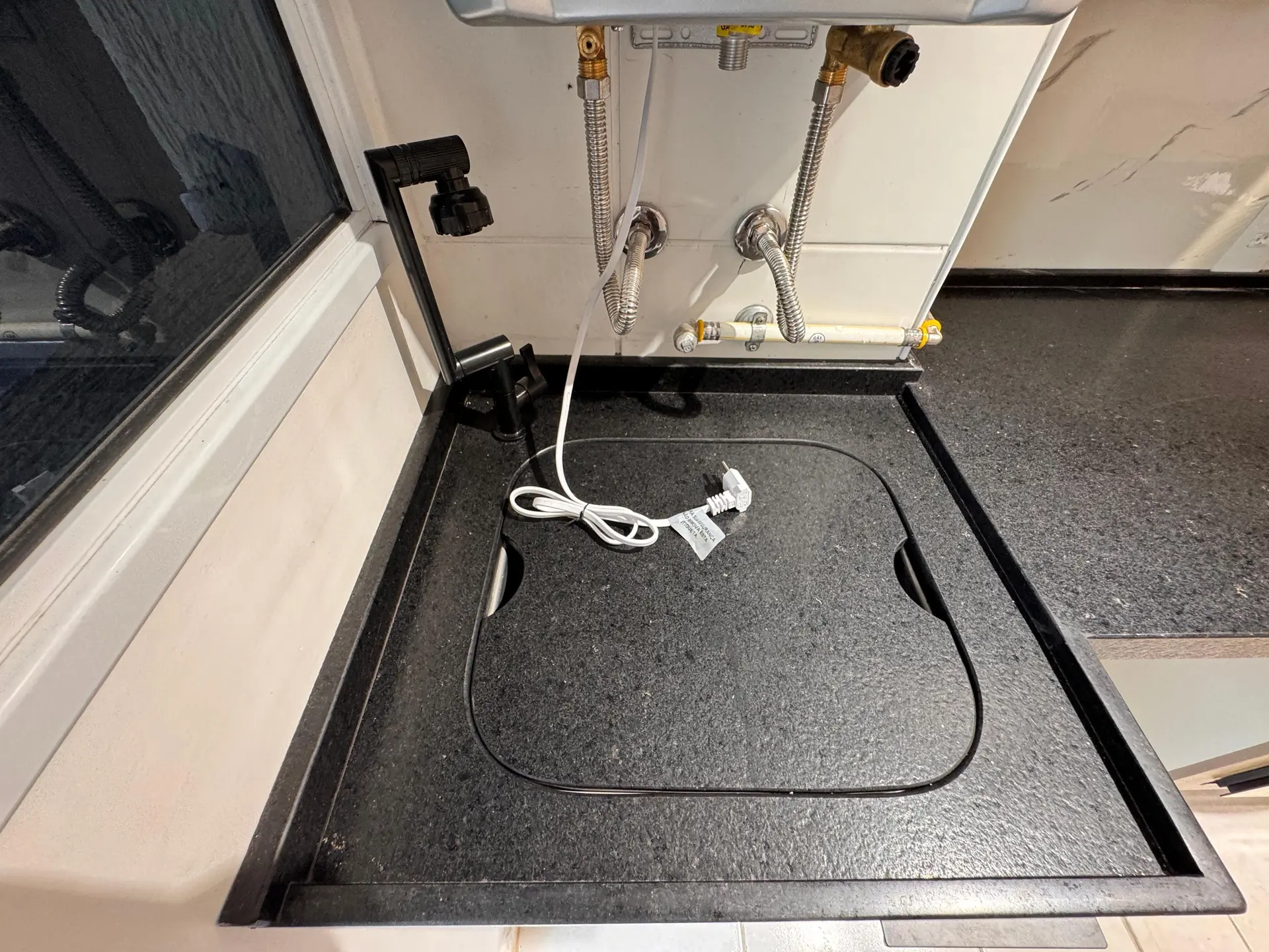 Washing machine in a 3-bedroom apartment, 80 m² — photo 27