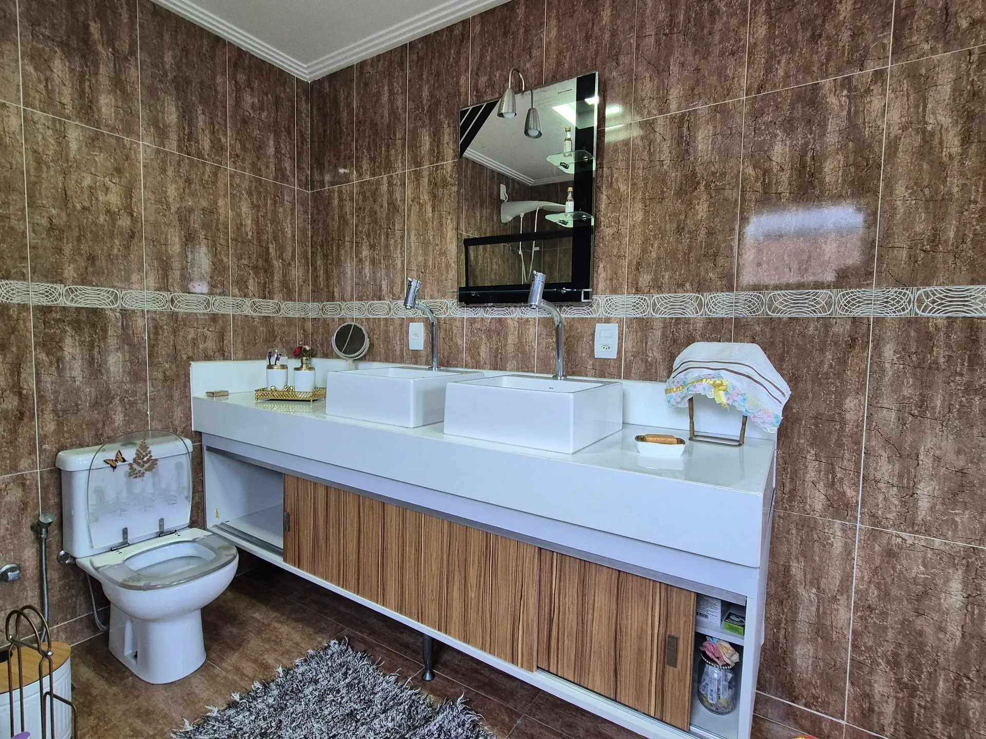 Jacuzzi in a 3-bedroom house, 400 m² — photo 35