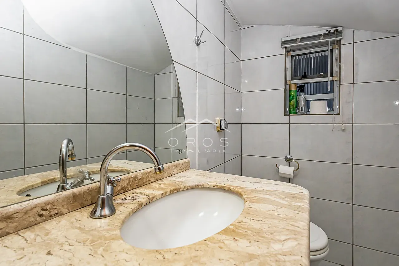 House, 200 m², with a washing machine — photo 10
