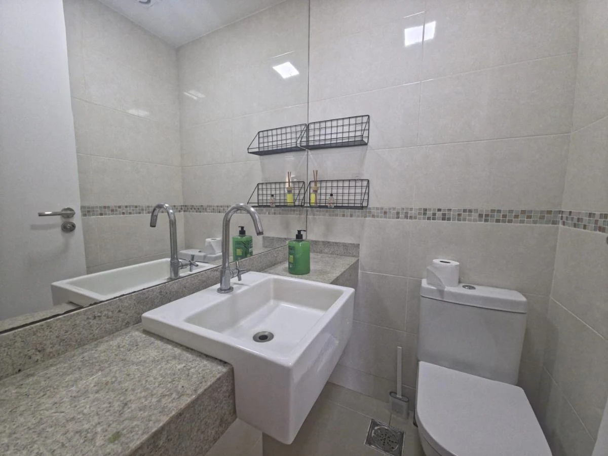 Furnished apartment with 4 bedrooms, 5 bathrooms and 195 m² — photo 20