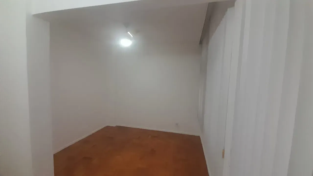 Apartamento com 2 quartos e box no banheiro — photo 15
