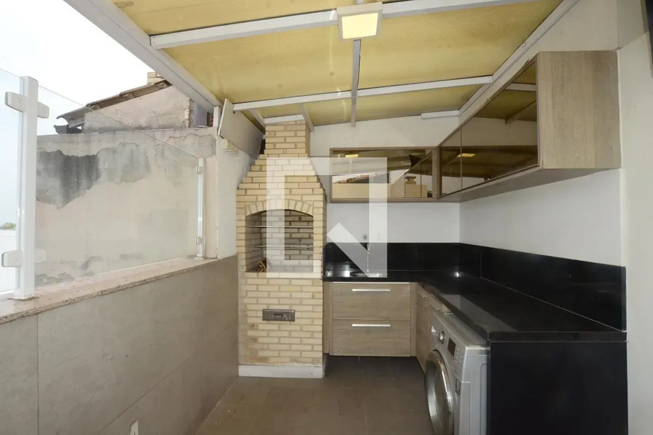 Apartment on the 13th floor with a grill on the balcony — photo 3