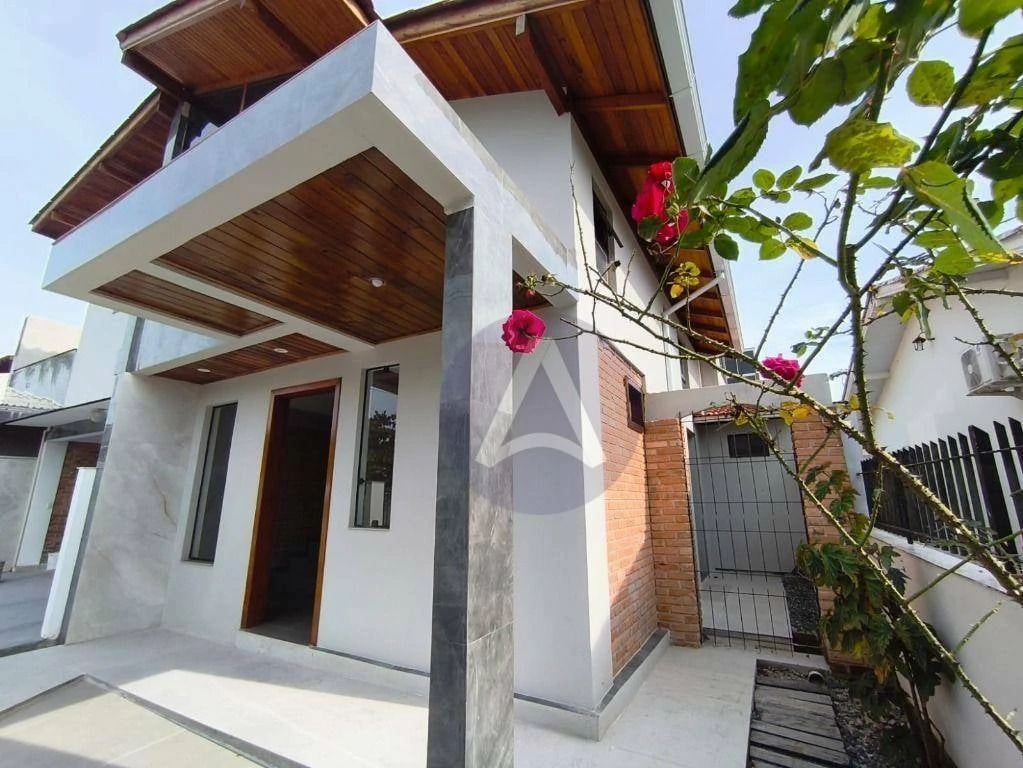 House with 1 bedroom and parking space; enclosed balcony — photo 2