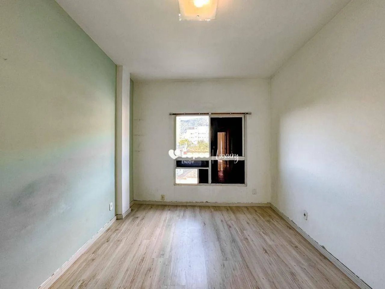 Unfurnished 2-bedroom apartment with a balcony — photo 15