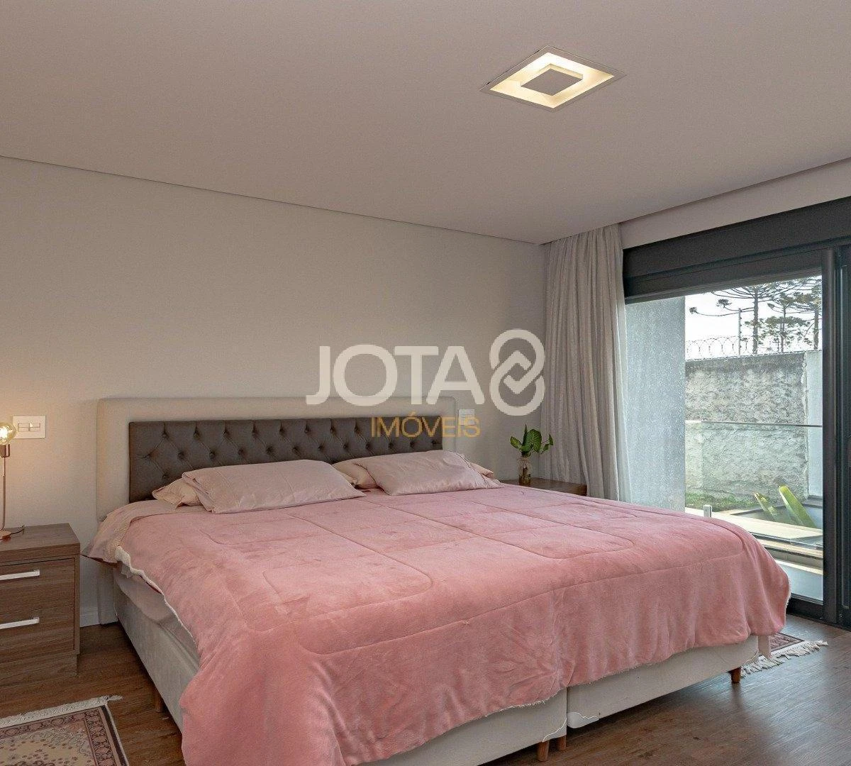 Мебльований будинок 283 м² з відкритою кухнею — photo 4