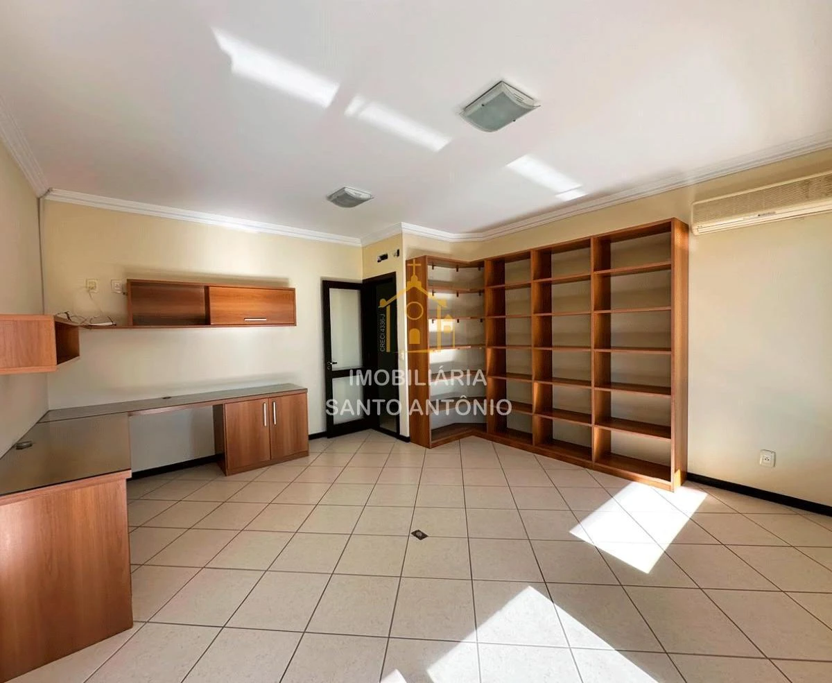 Ванна та 4 спальні: будинок 377 м² — photo 34
