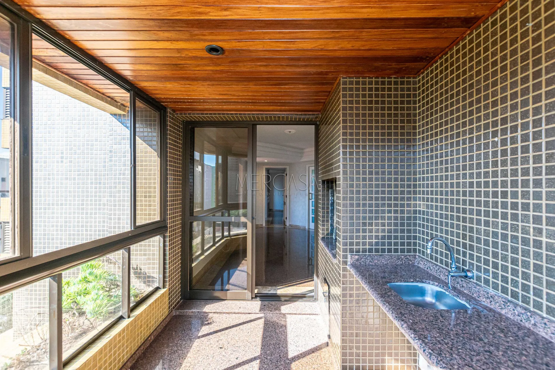 Apartamento com 3 quartos, 5 banheiros e 4 vagas — photo 13