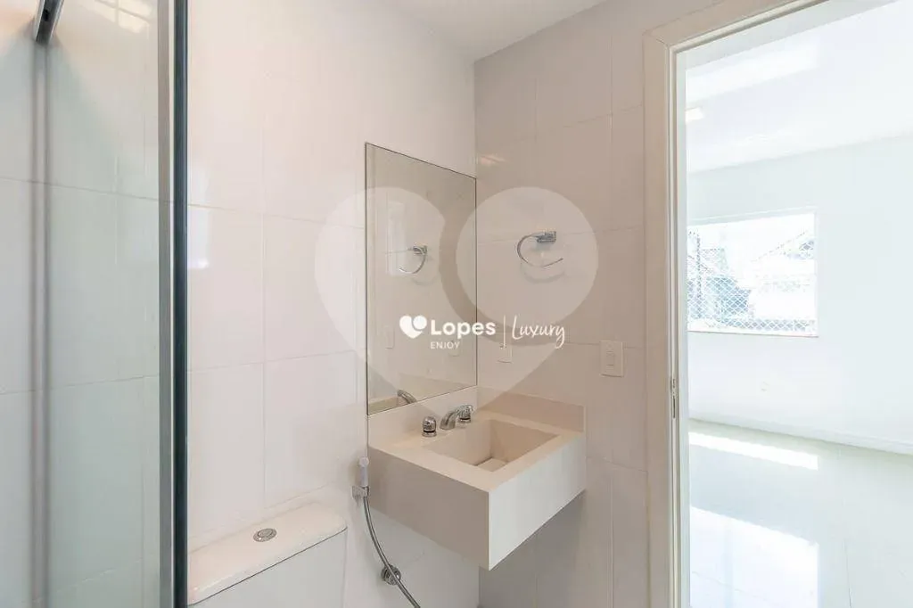 Unfurnished triplex house with 6 en-suite bedrooms and 820 m² — photo 47
