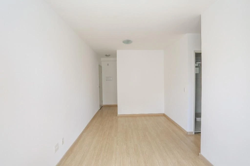 Wood or laminate floors in a 3-bedroom apartment, 62 m² — photo 13