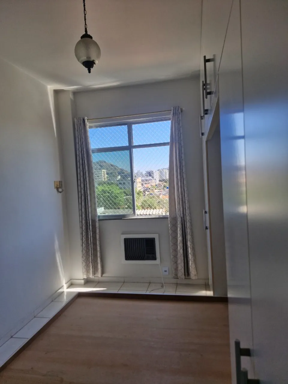 2-bedroom, 2-bath apartment with no parking space — photo 4