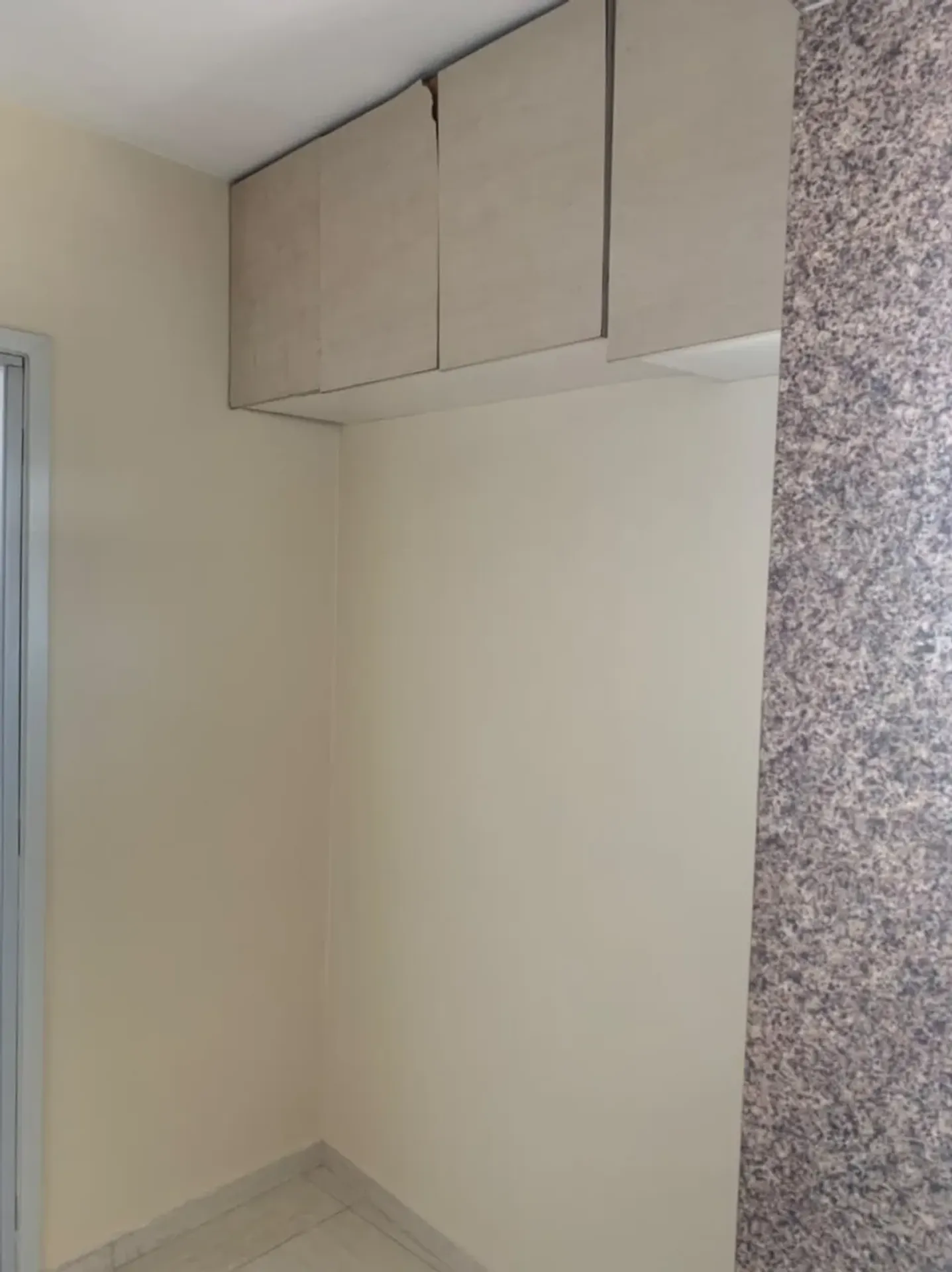 Unfurnished 2-bedroom apartment with 2 bathrooms — photo 34