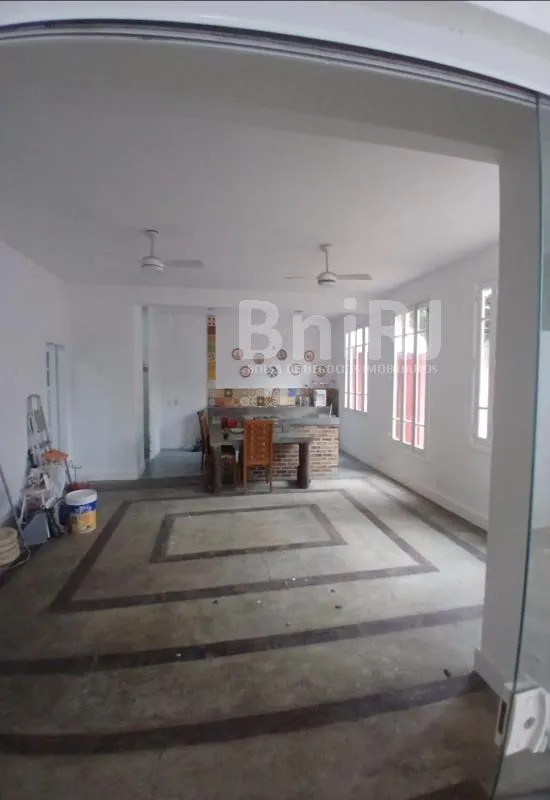 Unfurnished 277 m² house with 3 bedrooms