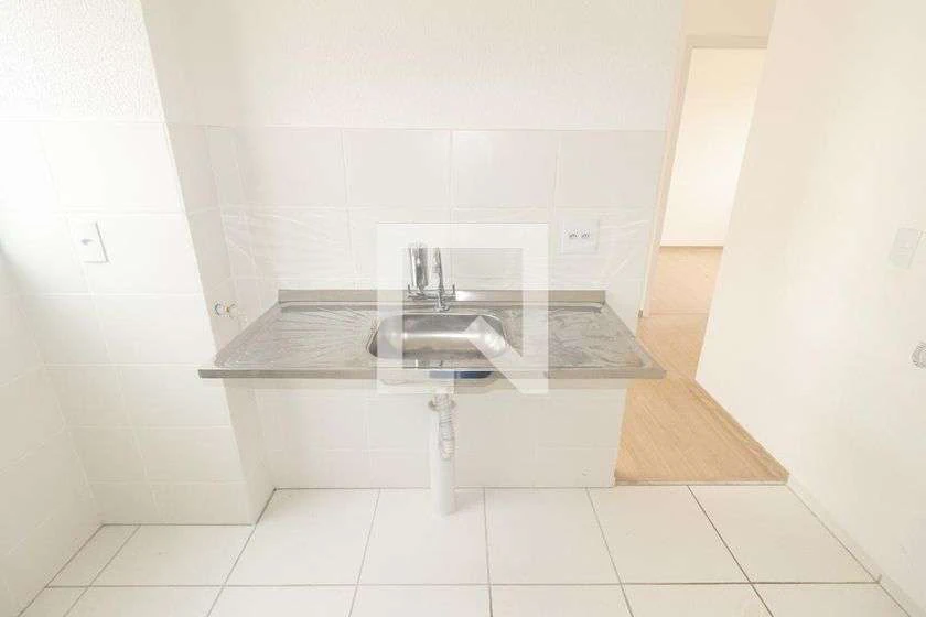 46 m² apartment with a closed-off kitchen and parking — photo 4
