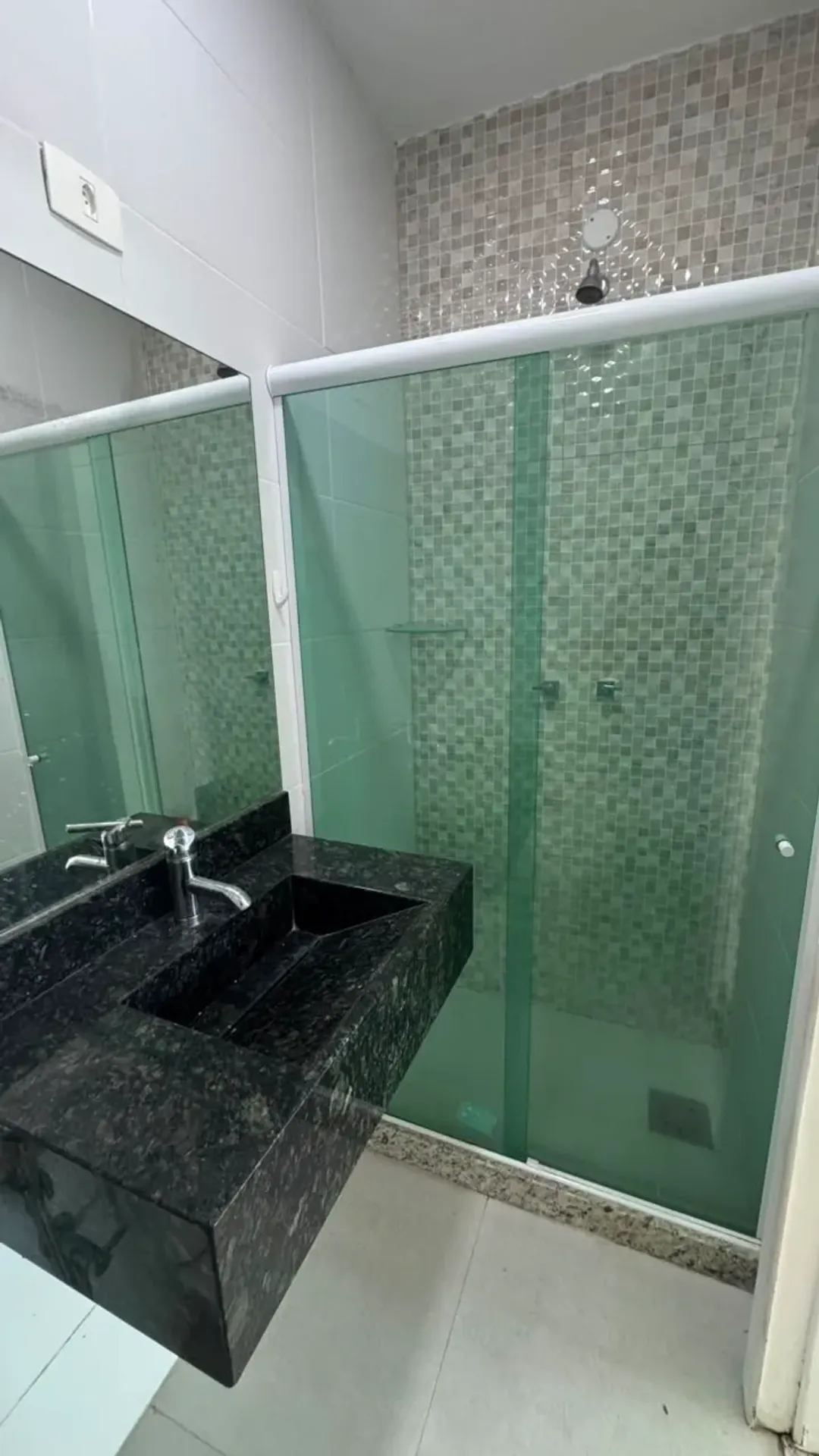 Apartment with 4 bedrooms and 4 bathrooms — photo 28