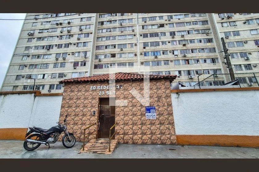 One-bedroom apartment with a washing machine — photo 35