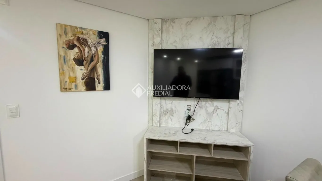 Furnished 1-bedroom apartment with 1 bathroom — photo 2