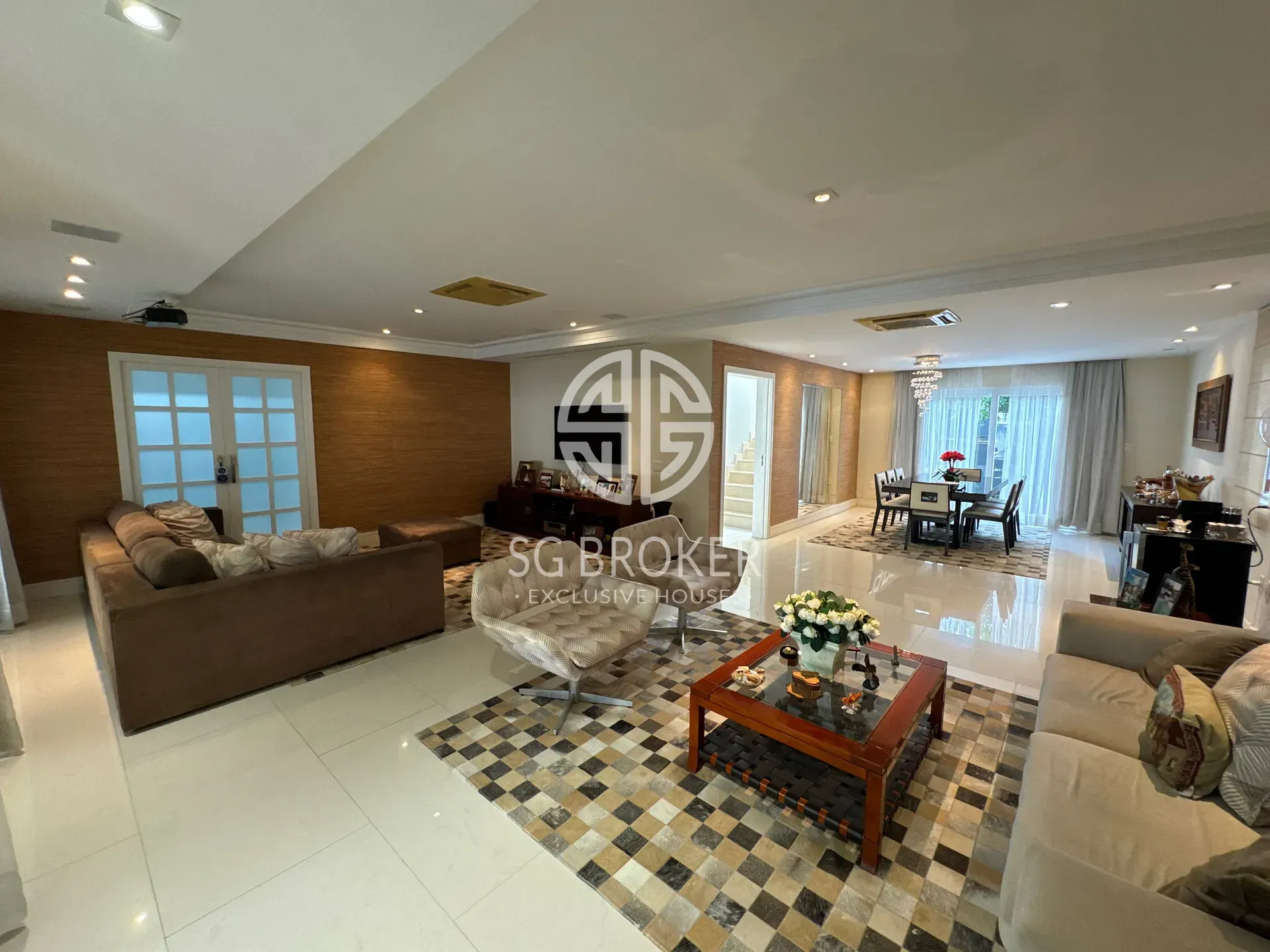 Casa para locação com 5 quartos e churrasqueira na varanda — photo 18