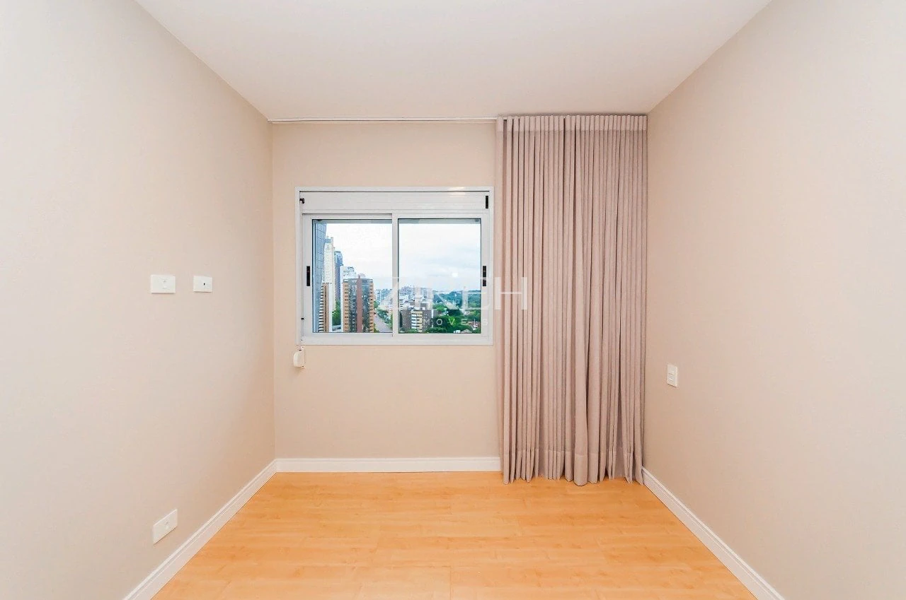 3-bedroom apartment with a private BBQ area — photo 10