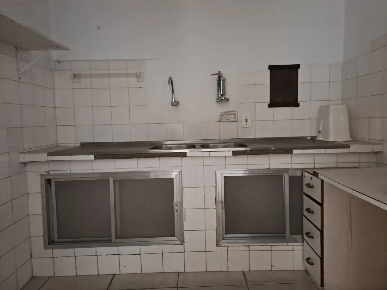 Unfurnished apartment with 5 bedrooms and 5 bathrooms — photo 3