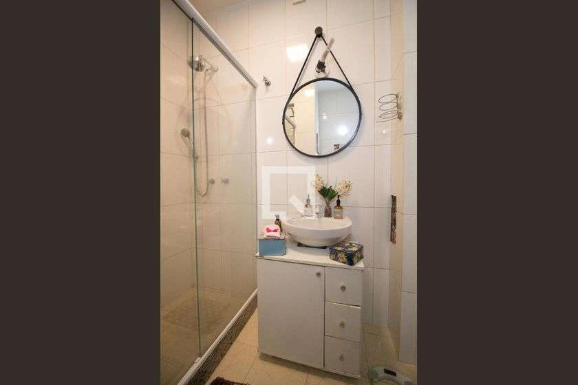 Furnished 67 m² apartment with 2 bedrooms and 1 bathroom — photo 7