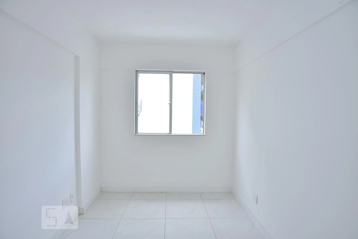2-bedroom apartment in a building with a gym — photo 13
