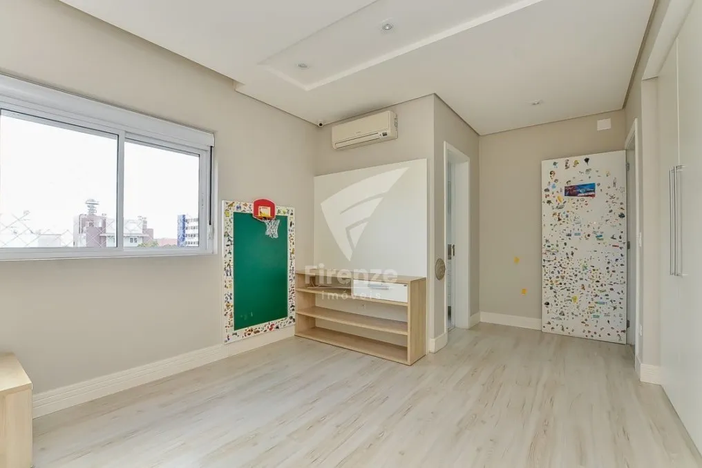 Furnished 352 m² apartment with 3 en-suite bedrooms — photo 5