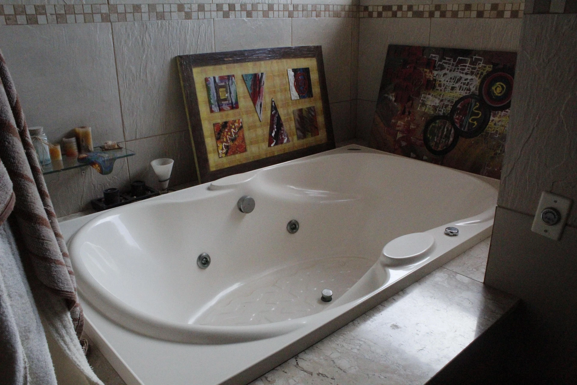 Furnished 4-bedroom house with private balcony — photo 12