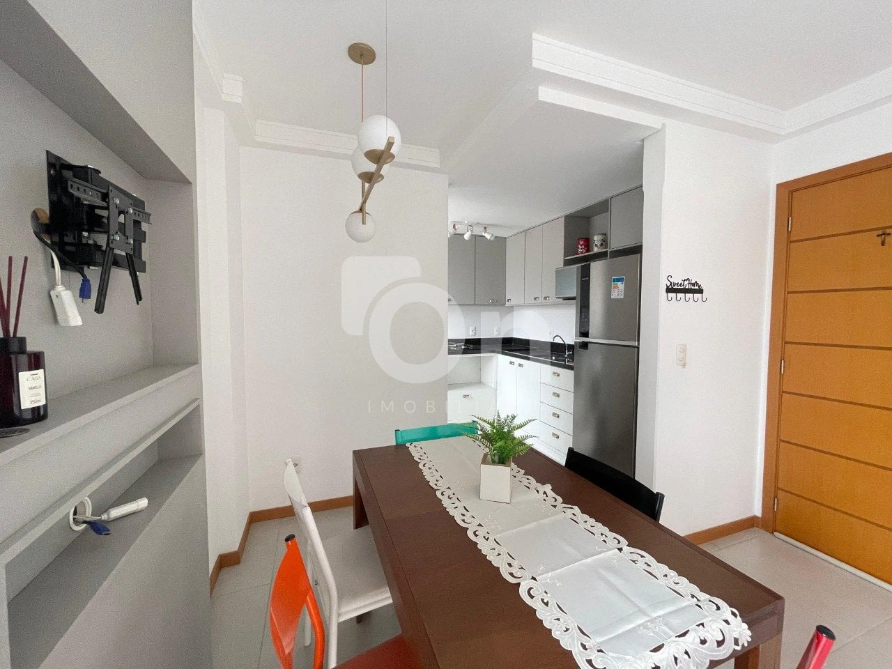 One-bedroom apartment with a mountain view in Florianópolis — photo 18