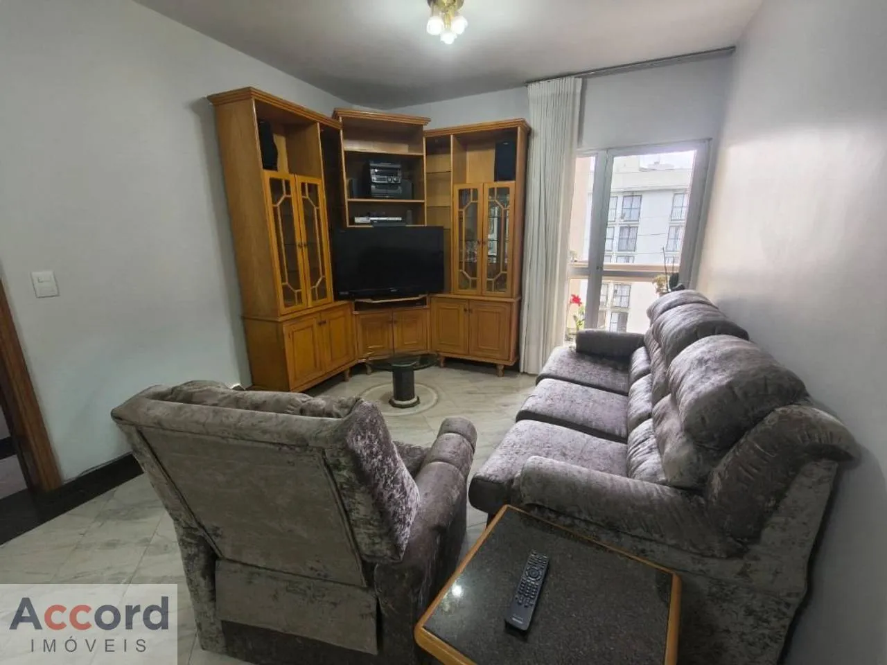3-bedroom apartment with a washing machine in Curitiba — photo 2