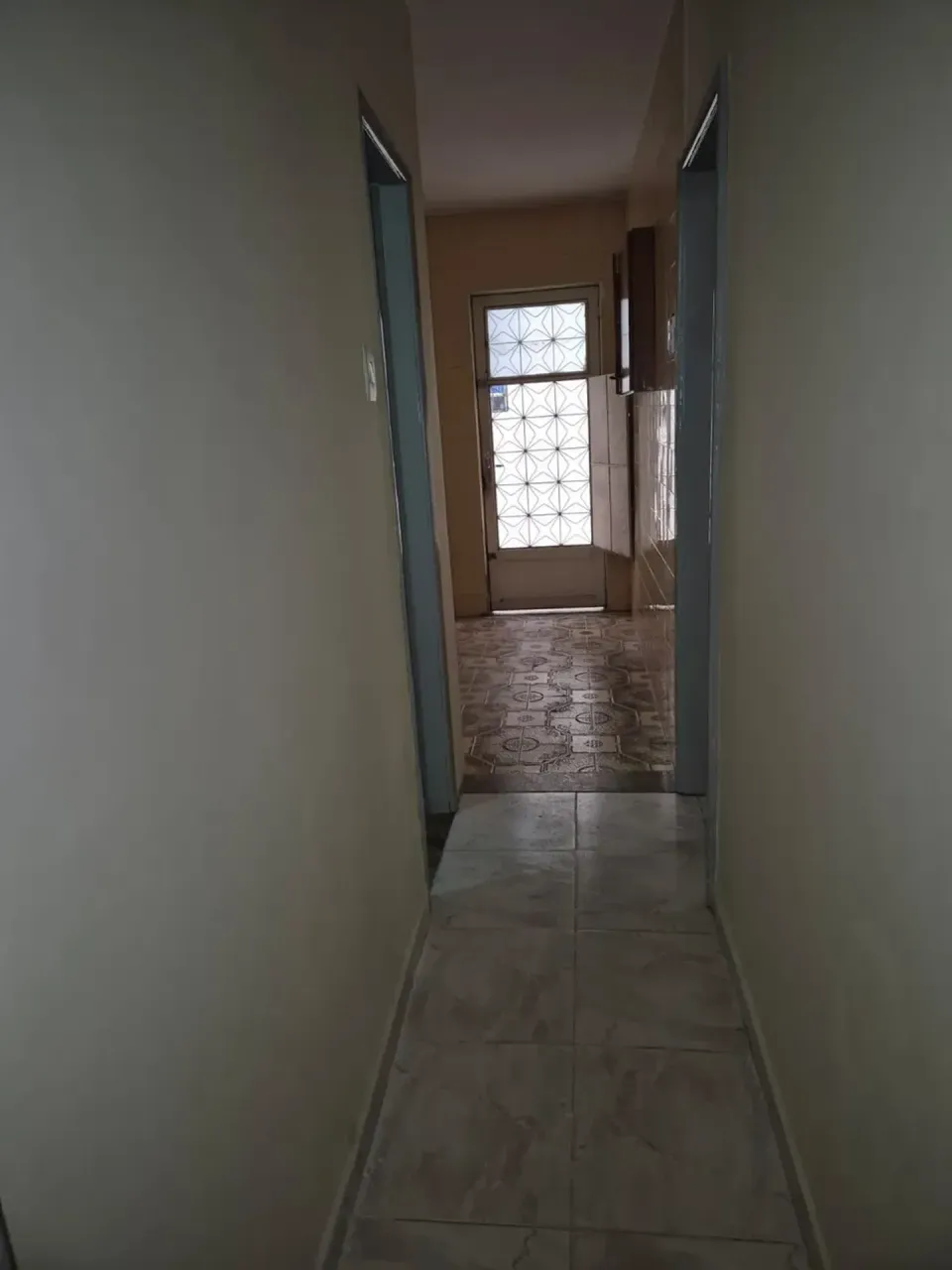 Unfurnished house with 5 bedrooms and 2 bathrooms — photo 11