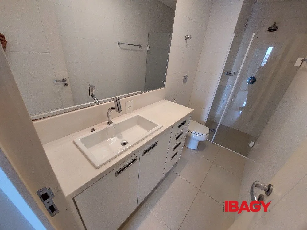 Furnished apartment, 146 m², with a home office — photo 23