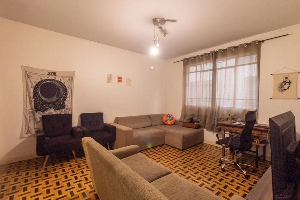 Furnished 2-bedroom apartment with desk workspace corner — photo 10
