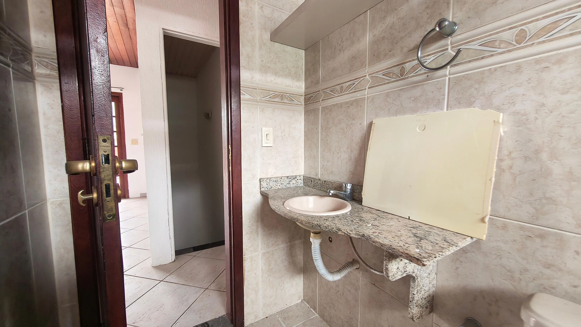 3-bedroom house with a walk-in closet in Rio de Janeiro — photo 47