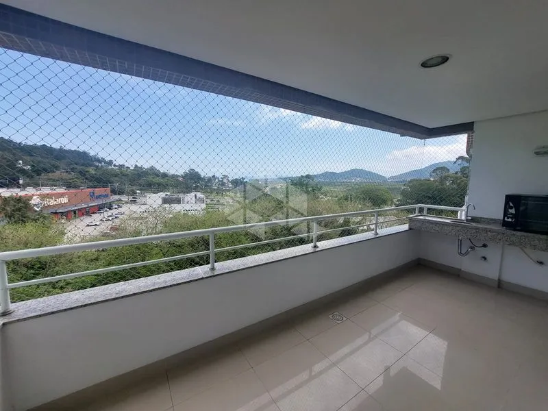 2-bedroom apartment with a mountain view in Florianópolis